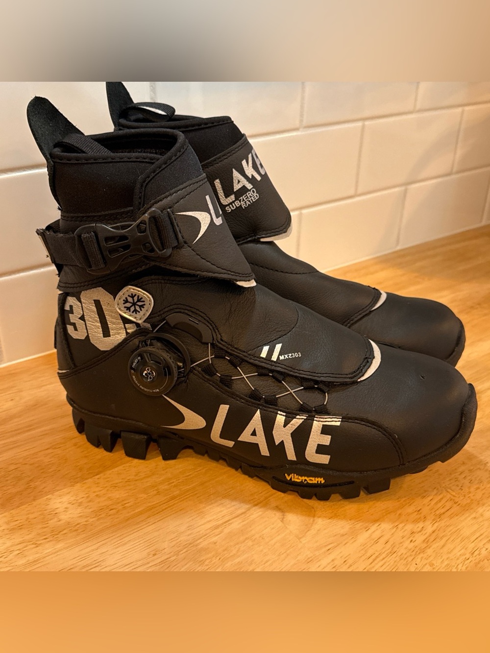 Lake Men's Cycling Boots MXZ303 Sz 6 EU 40 Black Winter Vibram Thinsulate BOA